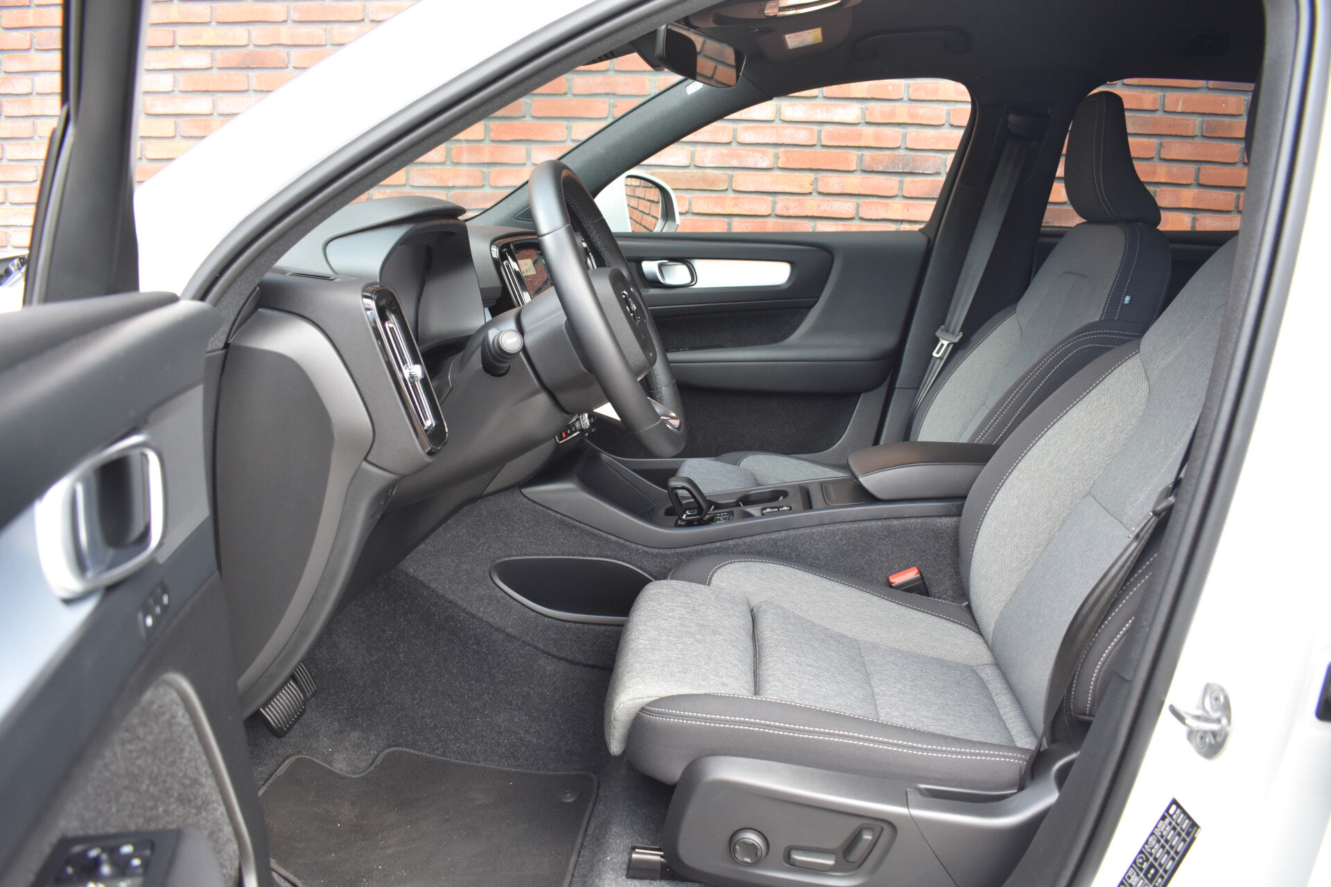 Volvo XC40 B3 177PK Core - Afbeelding 4