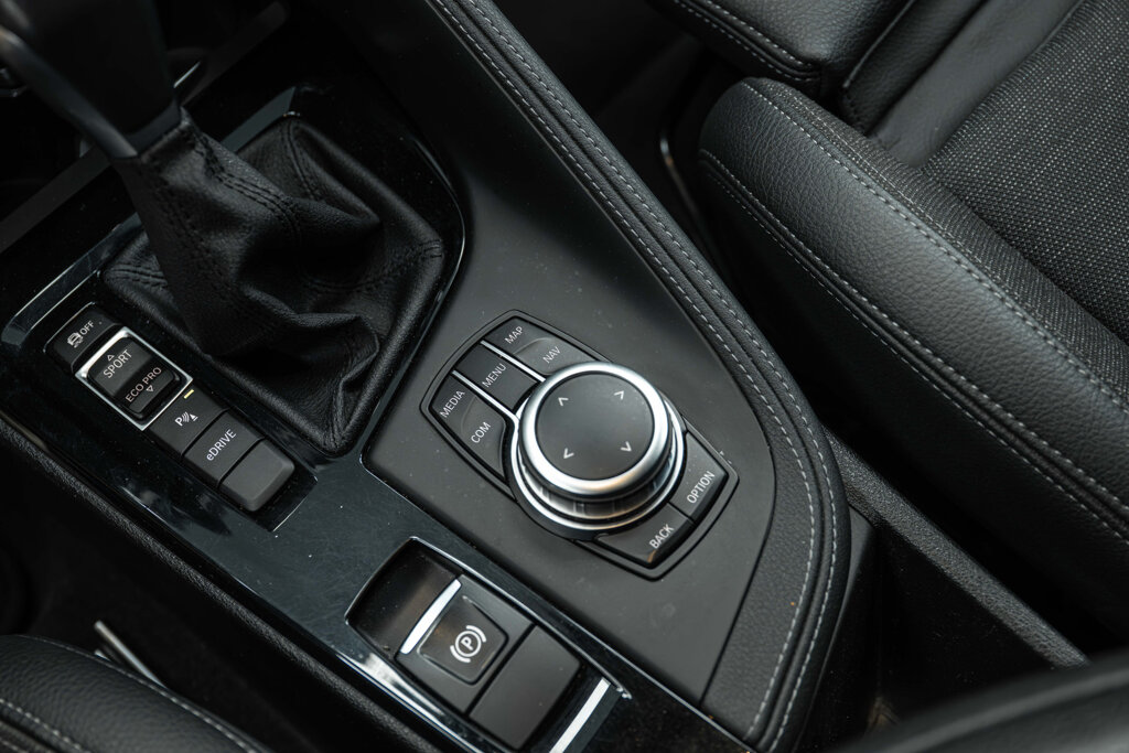 BMW X1 8