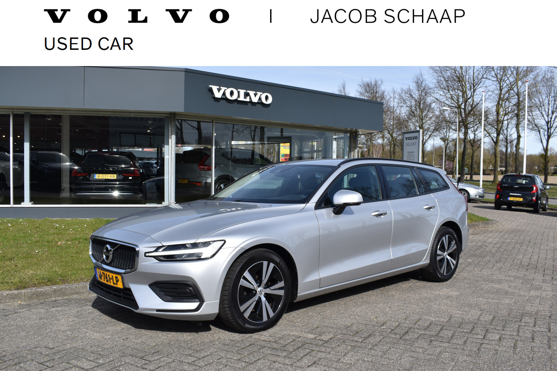 Volvo V60 B3 177PK Automaat Momentum Advantage