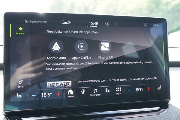 Apple Carplay/Android Auto Apple Carplay/Android Auto