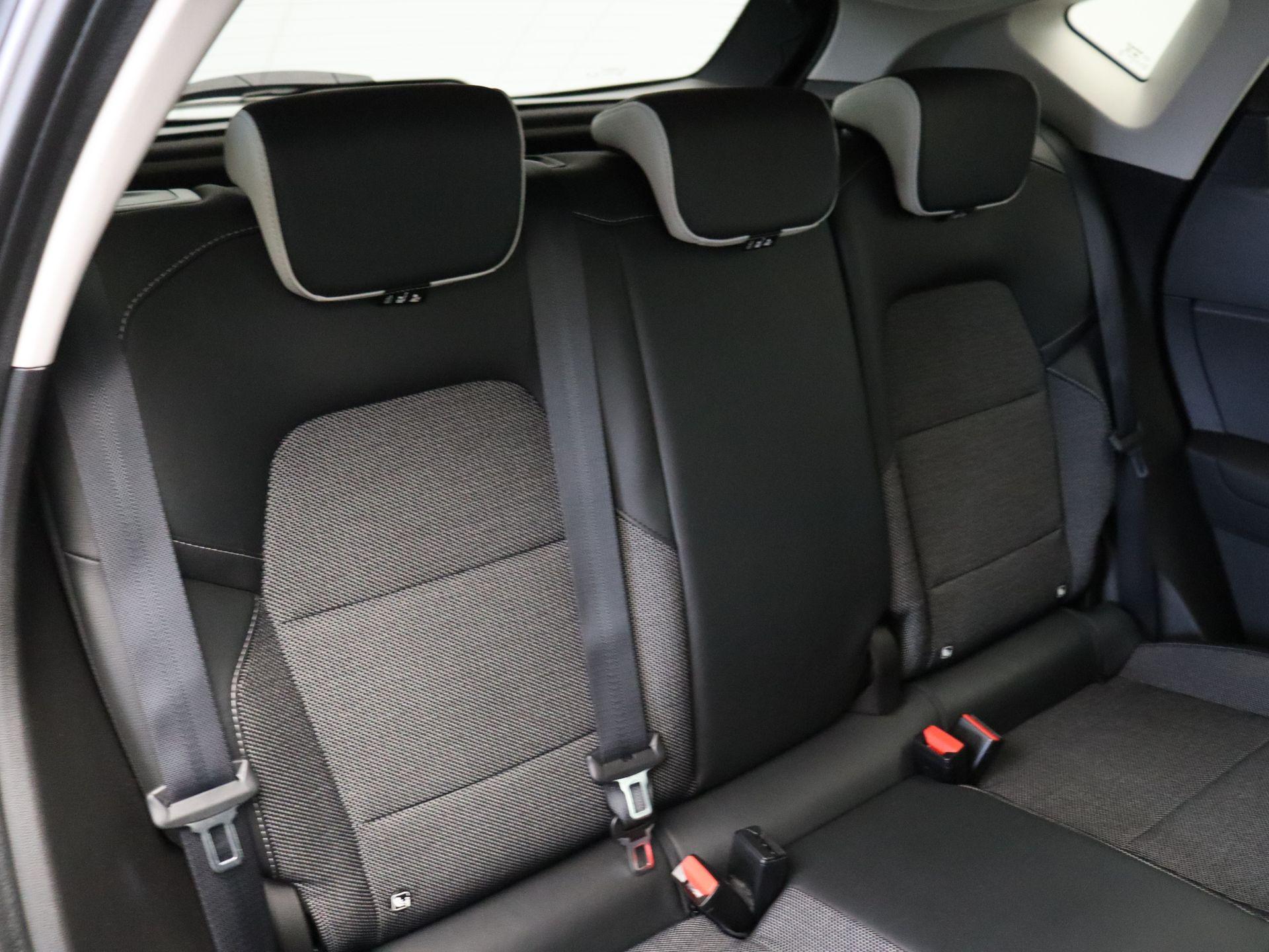 Renault Captur E-Tech Plug-in Hybrid 160pk Intens - Afbeelding 11