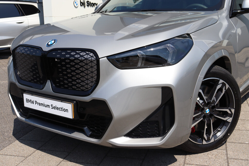 BMW iX1 2