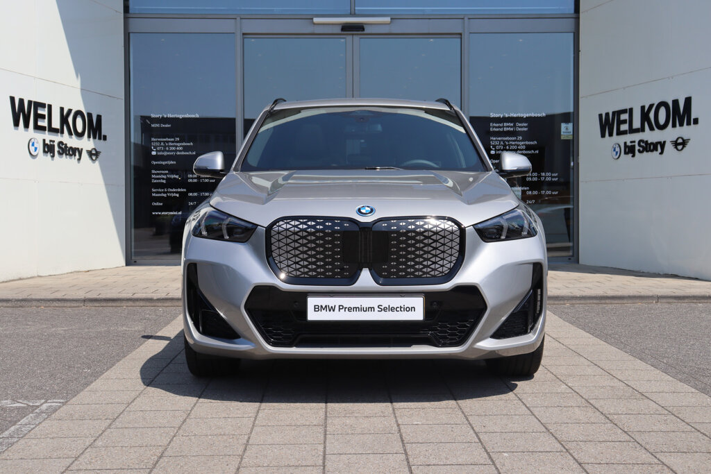 BMW iX1 3