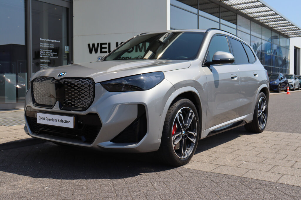 BMW iX1 7