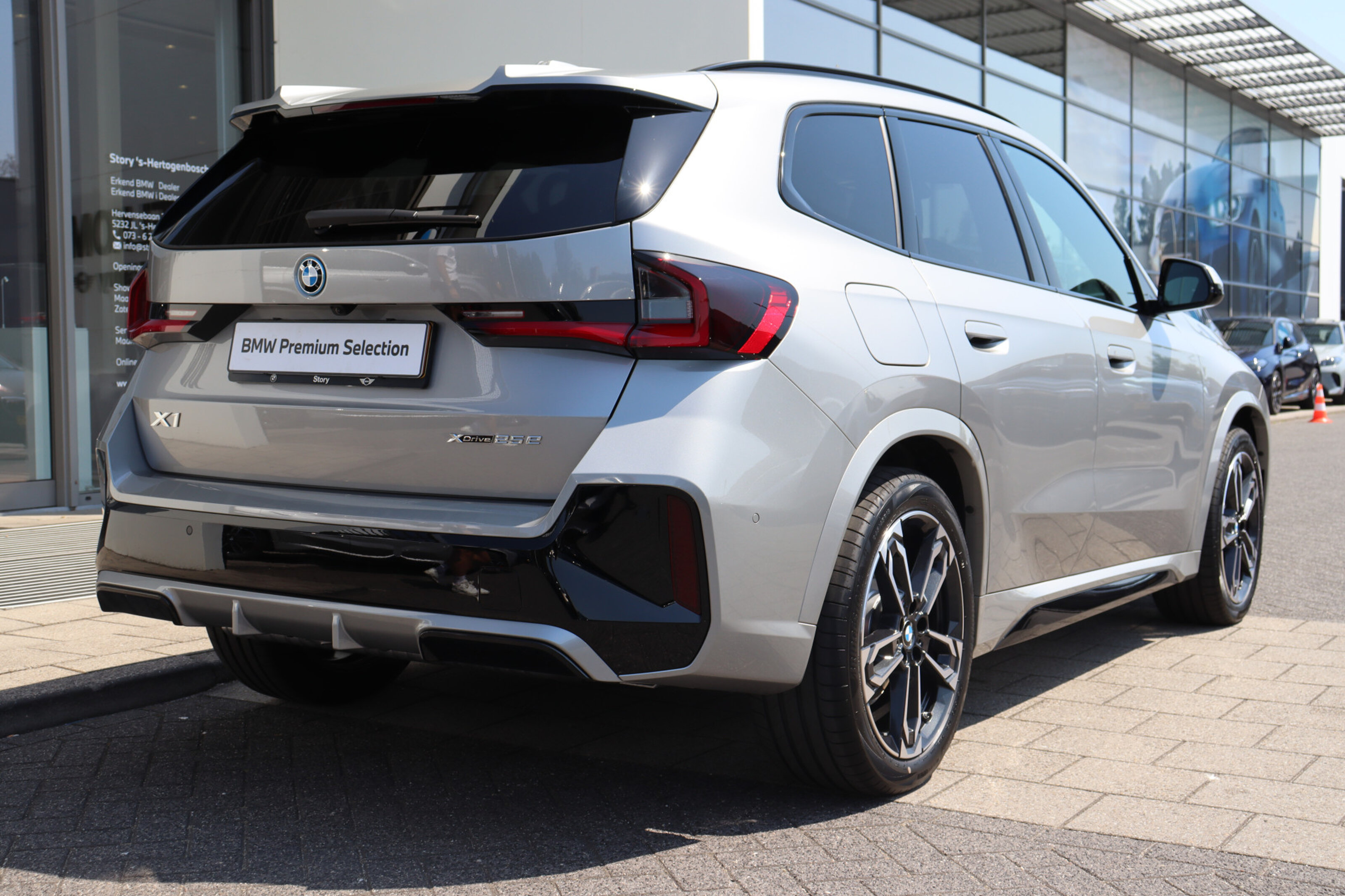 BMW X1 8