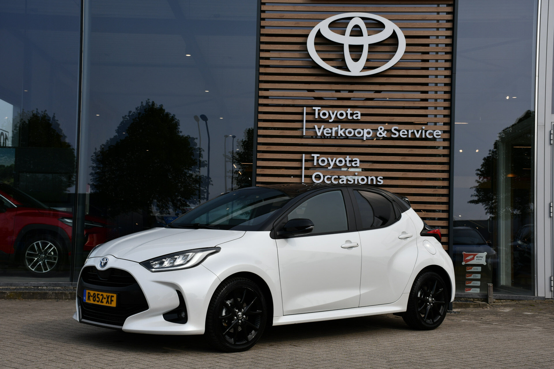 Toyota Yaris 1.5 Hybrid Executive Limited Automaat 116pk