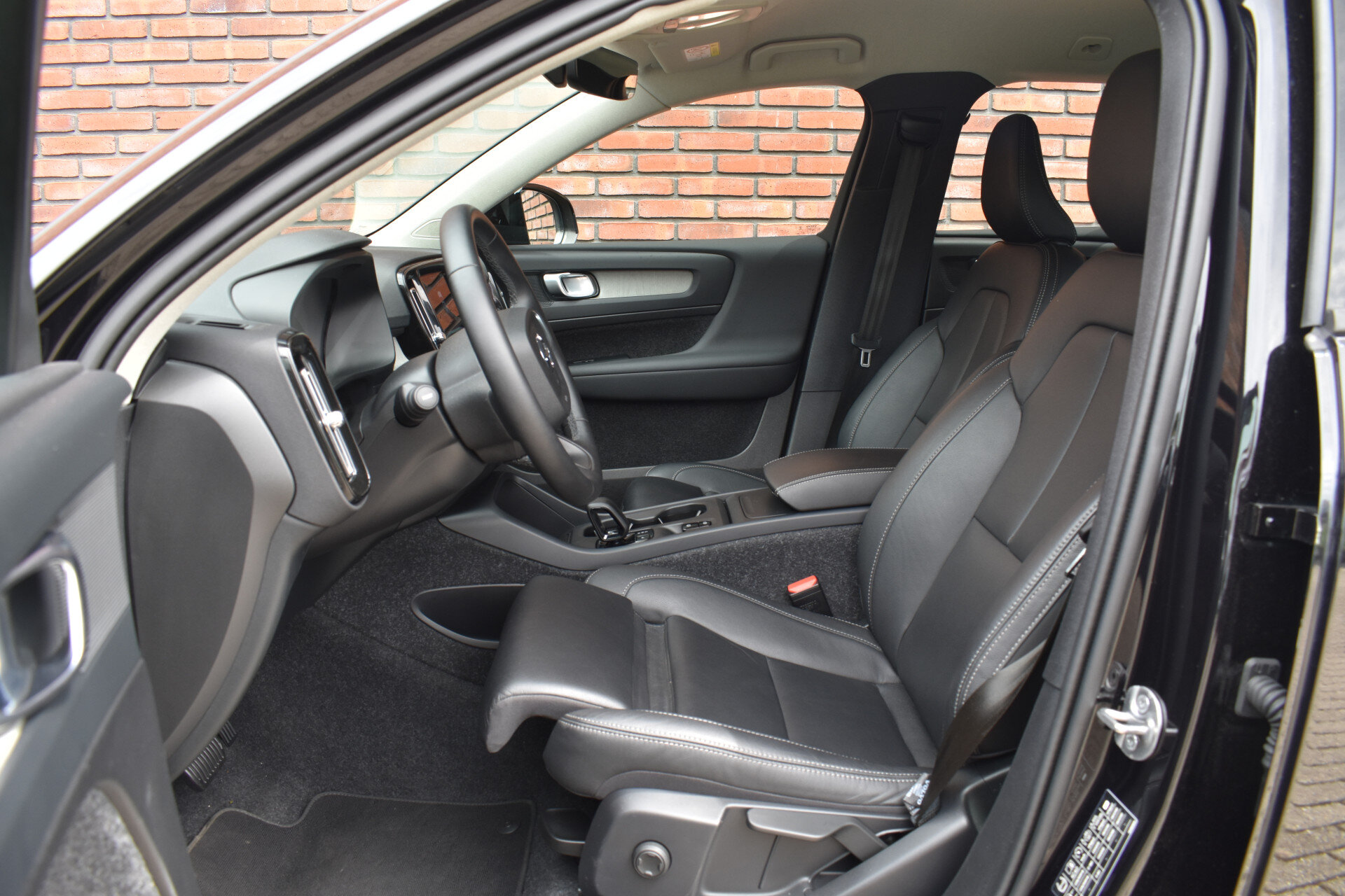 Volvo XC40 B3 177PK Core - Afbeelding 4