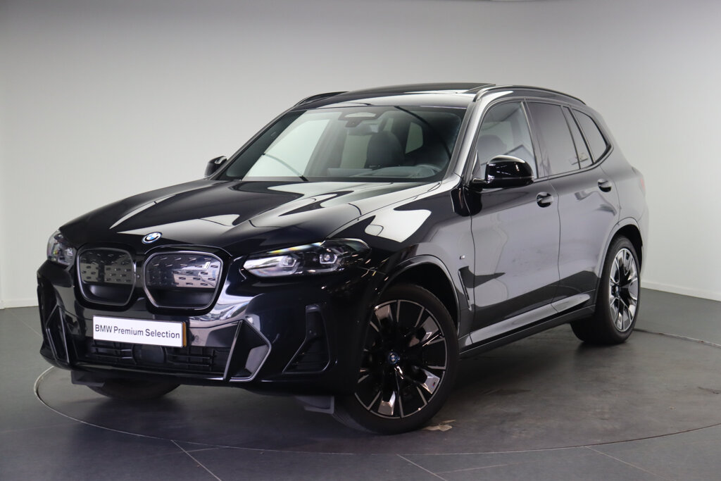 BMW iX3 1