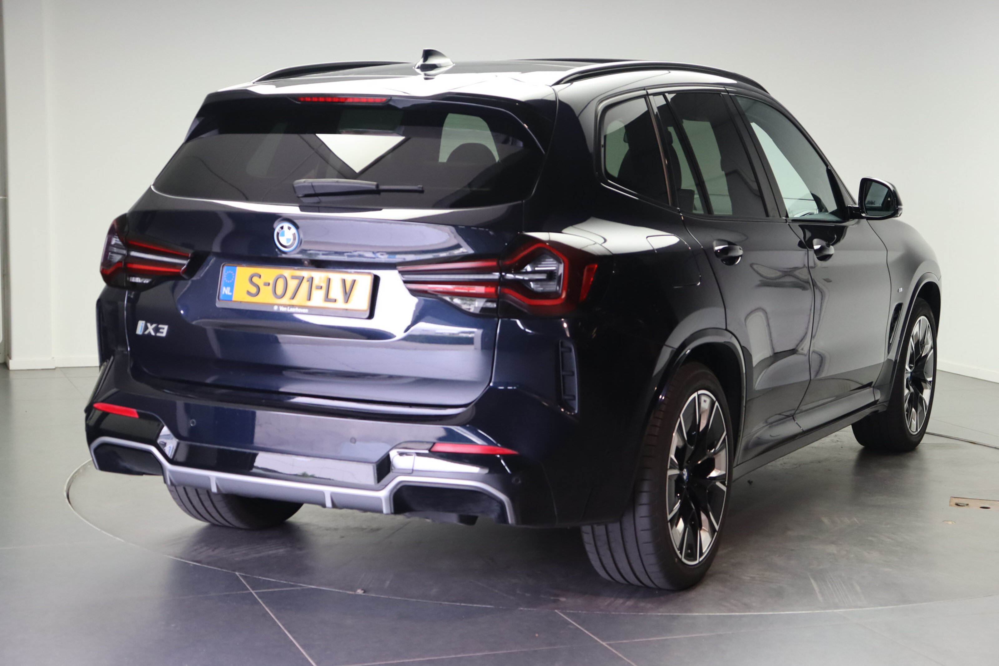 BMW iX3 High Executive M Sport