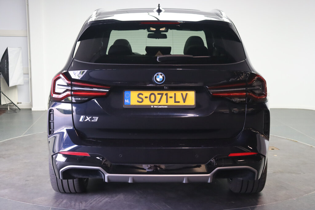 BMW iX3 7