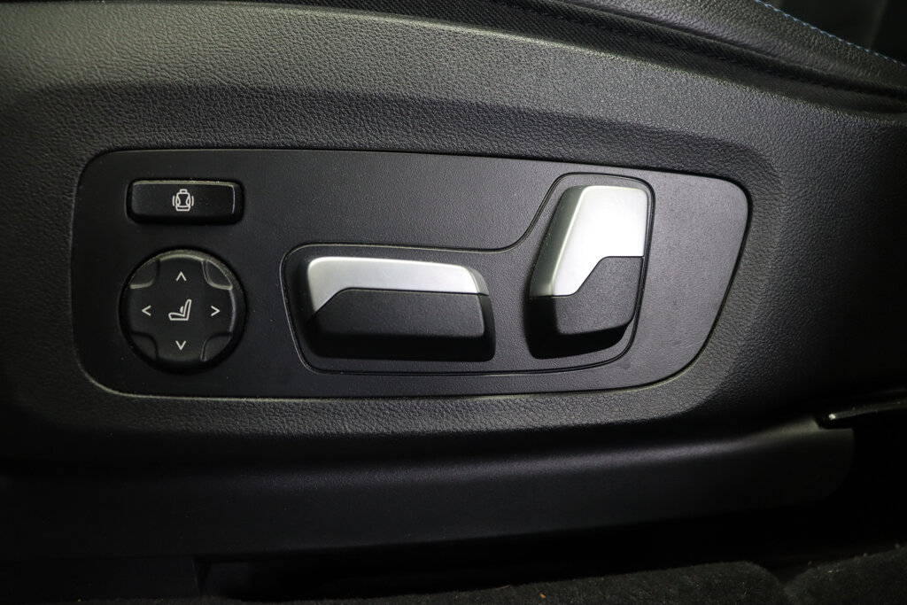 BMW iX3 16