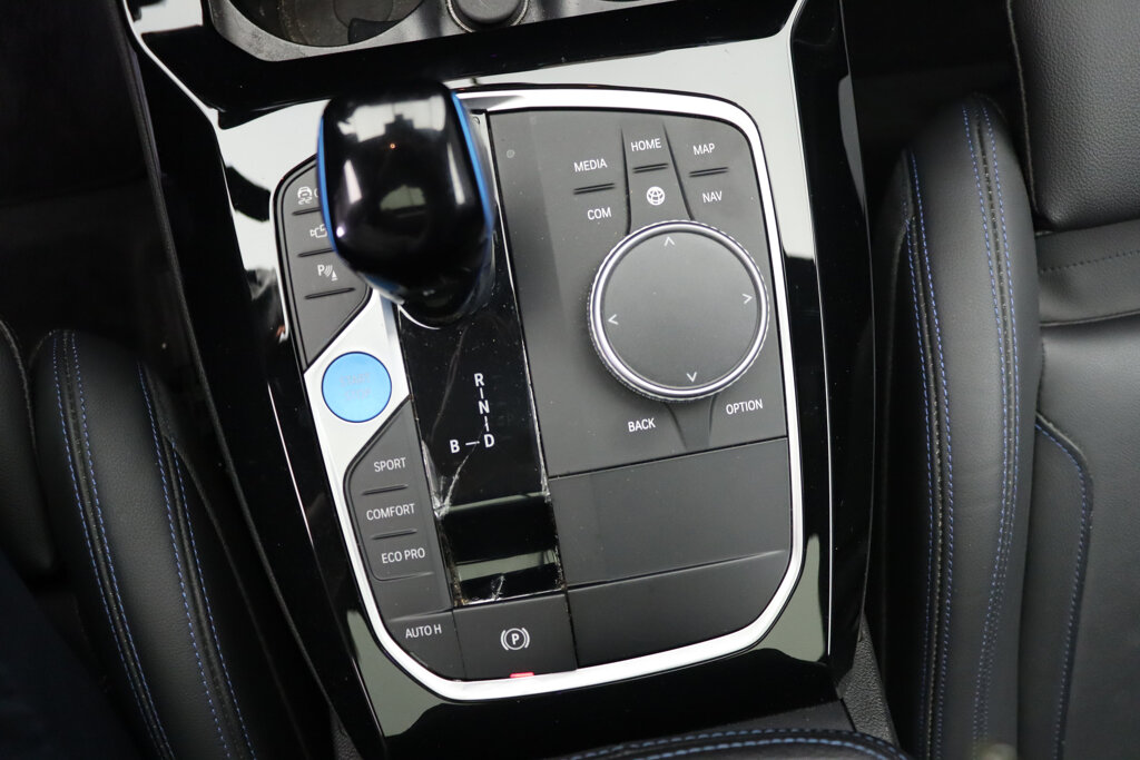 BMW iX3 20
