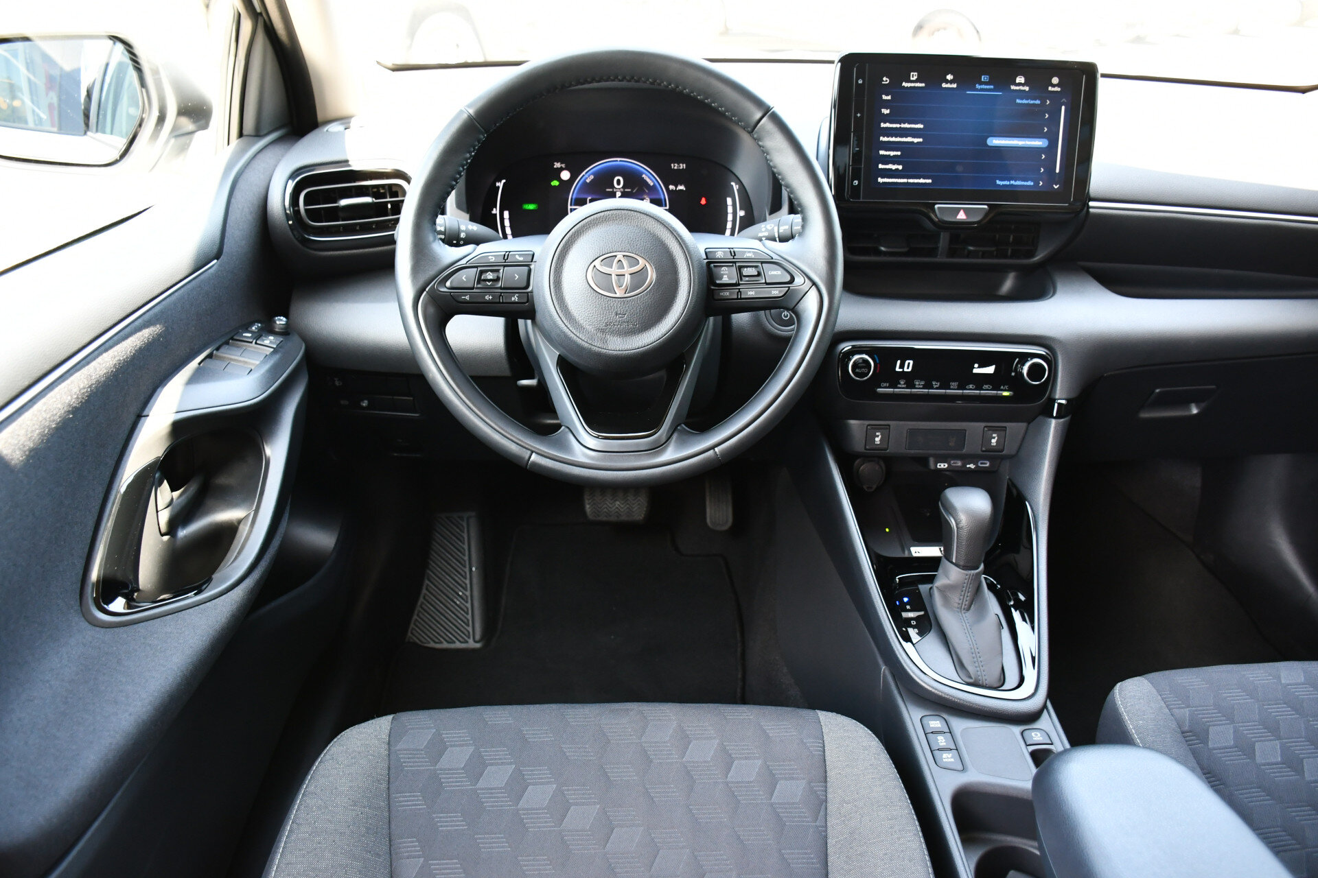 Toyota Yaris 1.5 Hybrid 115 Dynamic Automaat 116pk - Afbeelding 2