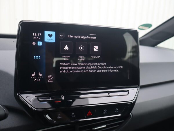 Apple Carplay/Android Auto Apple Carplay/Android Auto