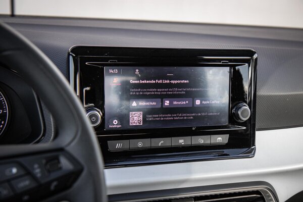 Apple Carplay/Android Auto Apple Carplay/Android Auto