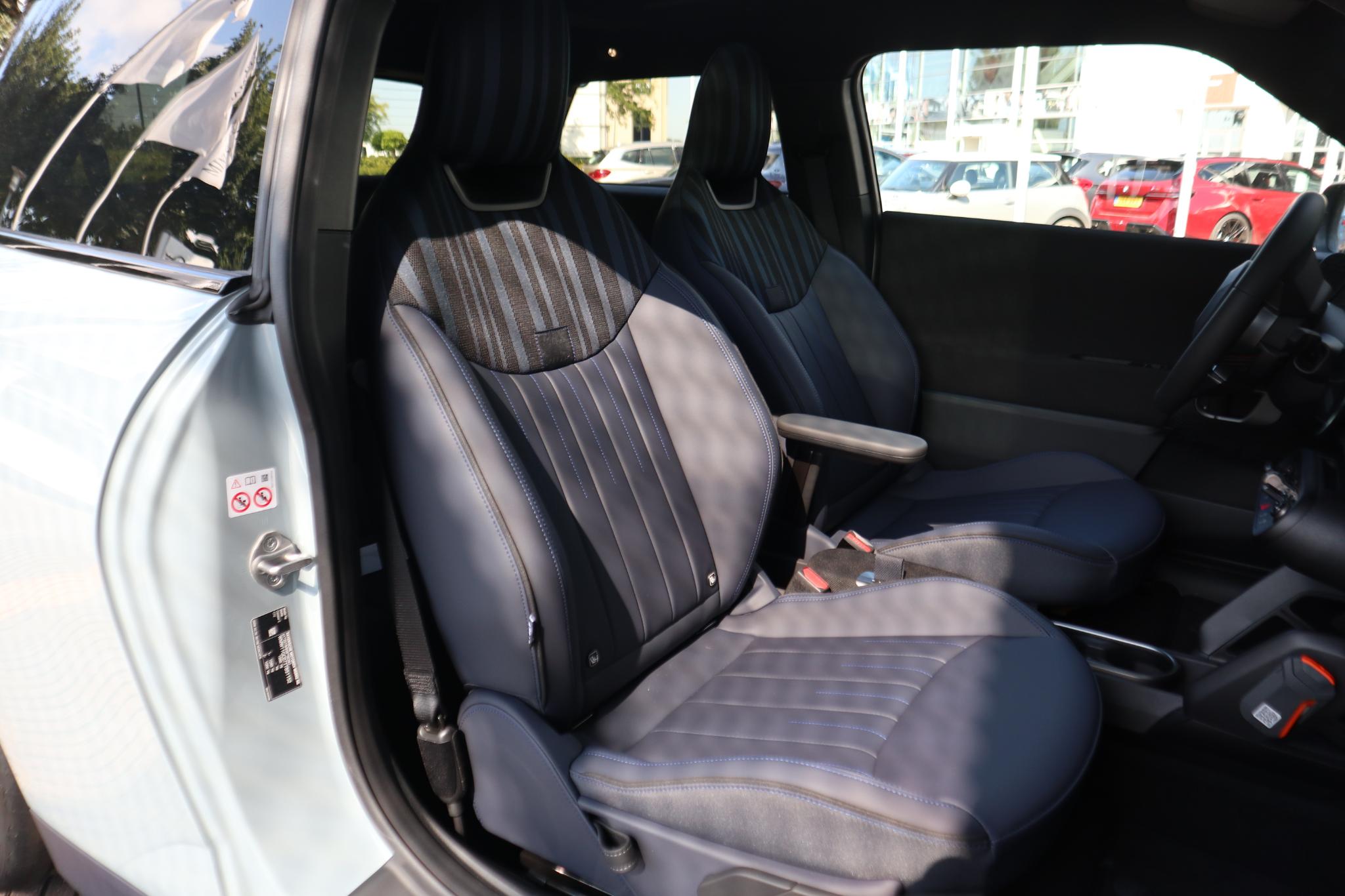 MINI 3-Deurs Cooper E Paul Smith Edition - Afbeelding 5