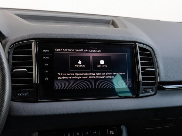 Apple Carplay/Android Auto Apple Carplay/Android Auto