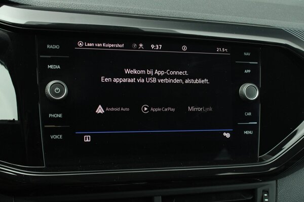 Apple Carplay/Android Auto Apple Carplay/Android Auto