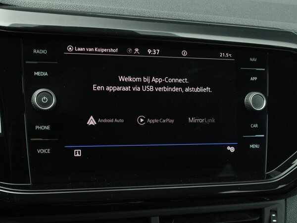 Apple Carplay/Android Auto Apple Carplay/Android Auto