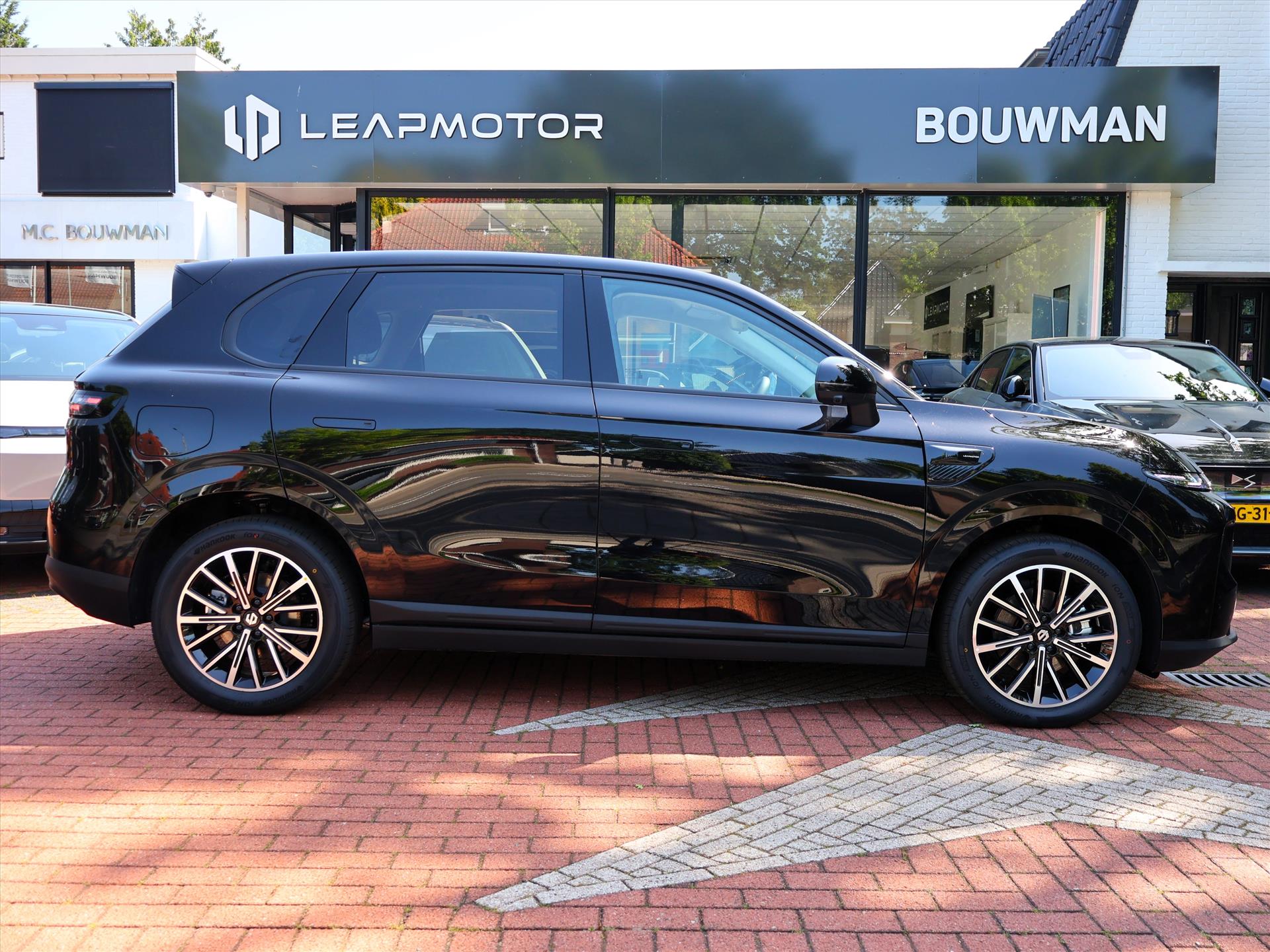 Leapmotor B10 Hybrid EV 18,8 kWh 218PK Automaat Design NIEUW, Rijklaarprijs | Stoelventilatie | Stoelverwarming | Panoramadak | Navigatie - Afbeelding 4