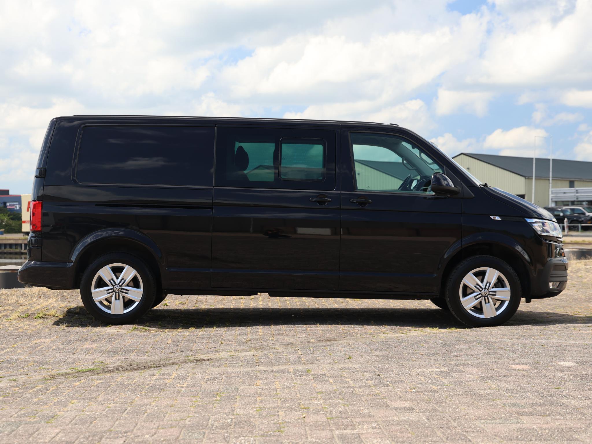 Volkswagen Transporter 2.0 TDI 150pk L2H1 Highline DC - Afbeelding 2