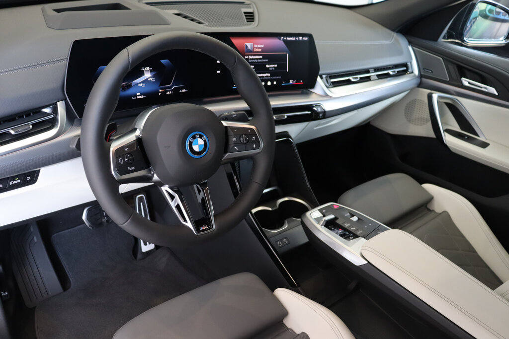 BMW iX2 9