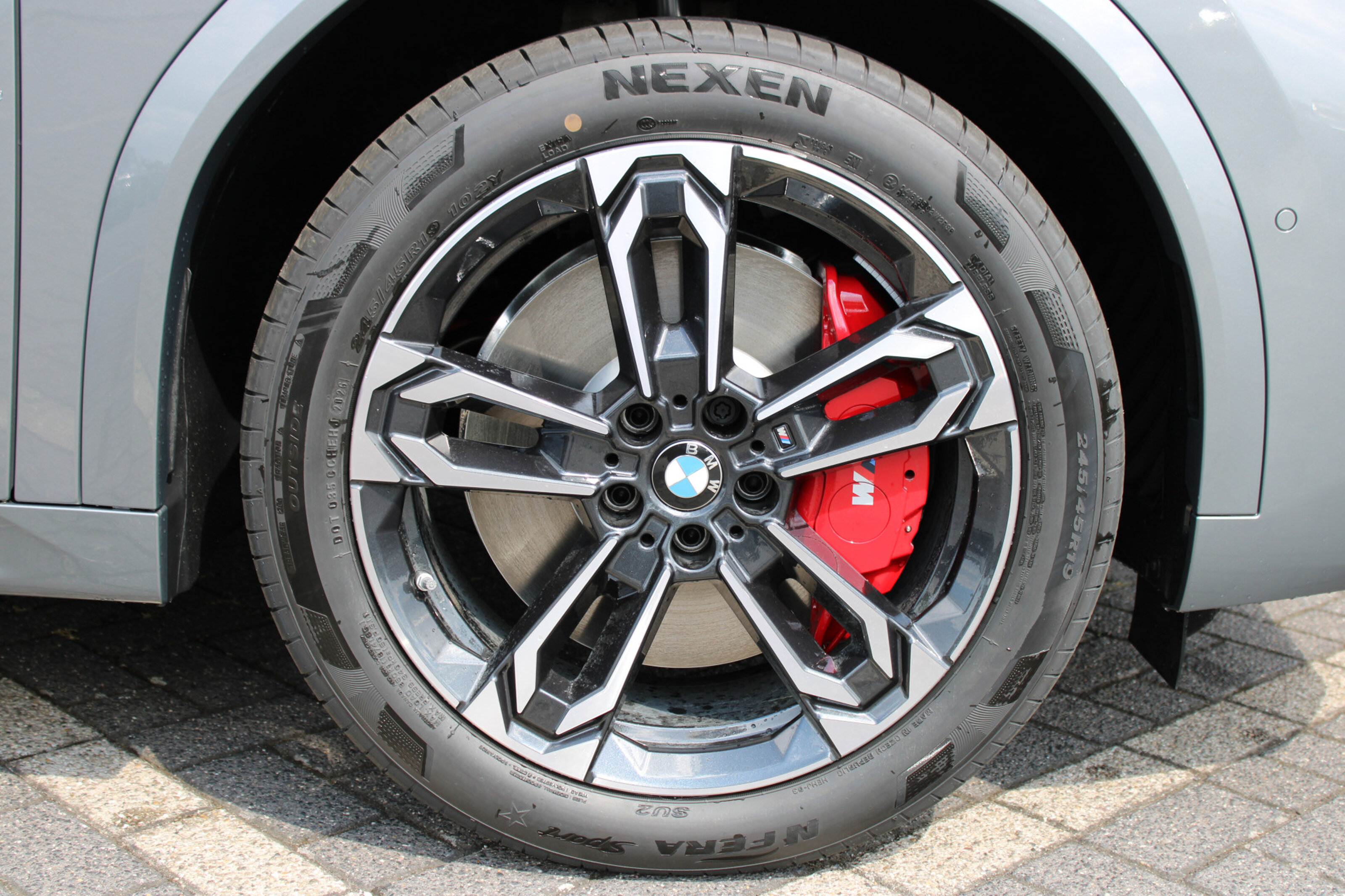 BMW iX2 8