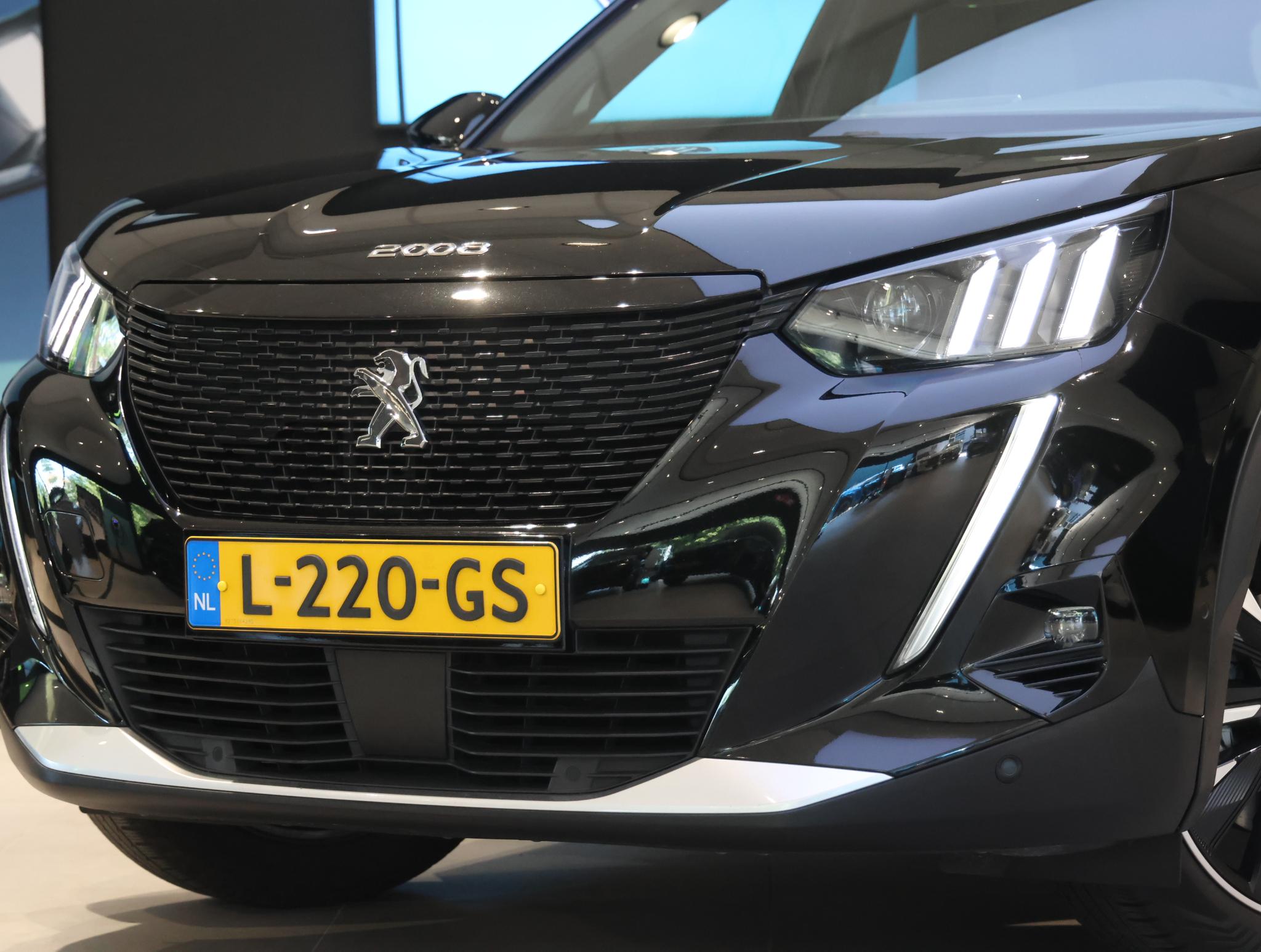 Peugeot e-2008