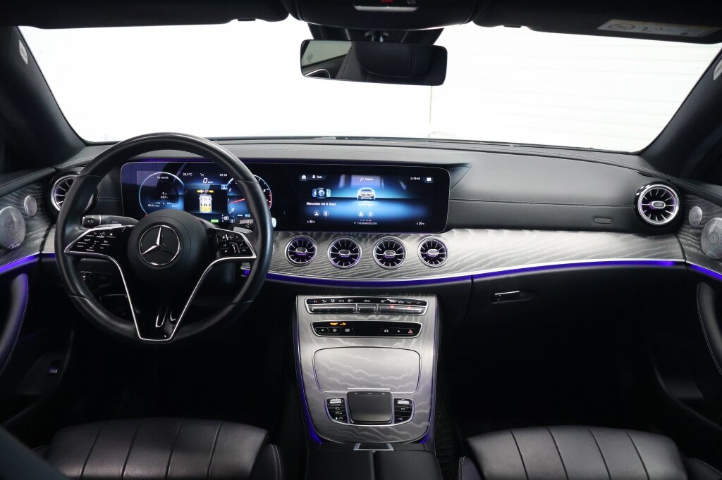 Mercedes-Benz E-Klasse Coupé E300 Coupé 259pk | Burmester | Leder | 20" AMG | MBUX - Afbeelding 2