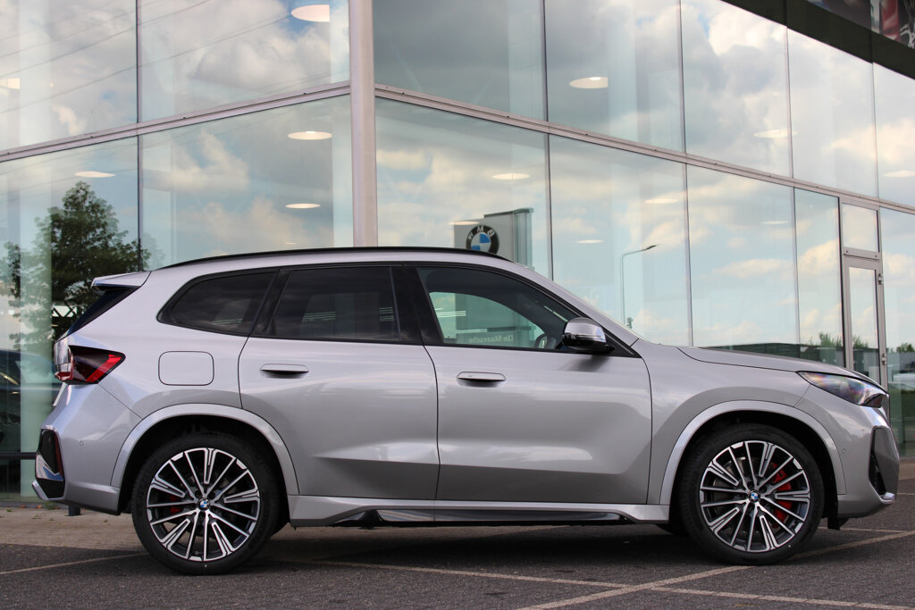BMW X1 6