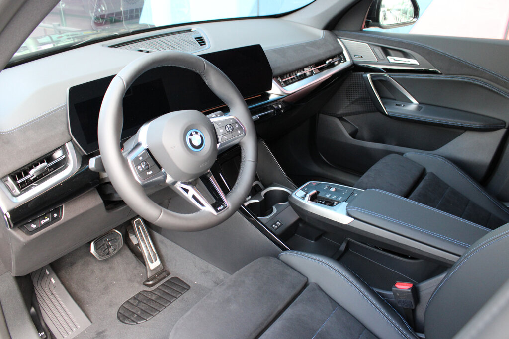BMW iX1 3