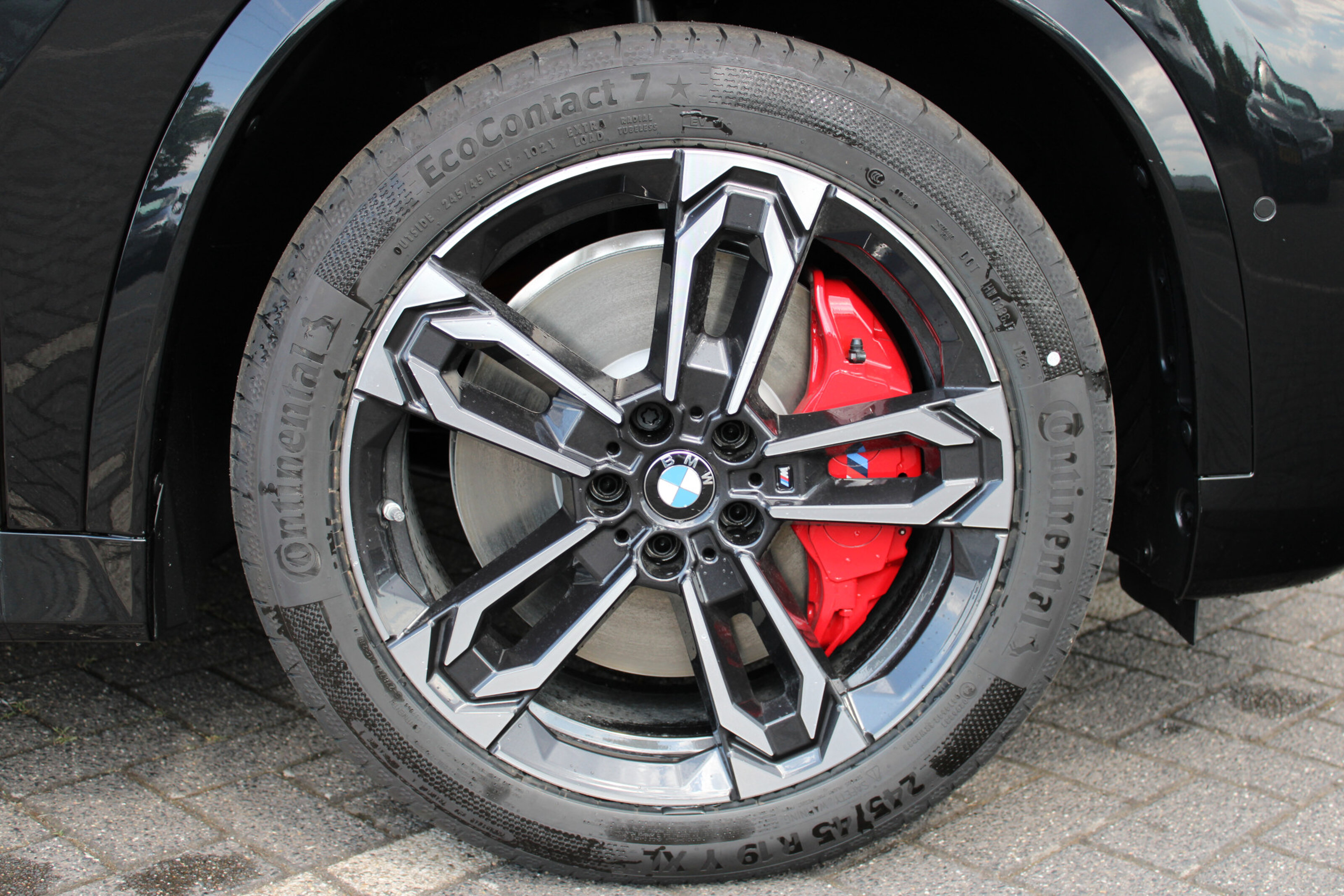 BMW iX1 8
