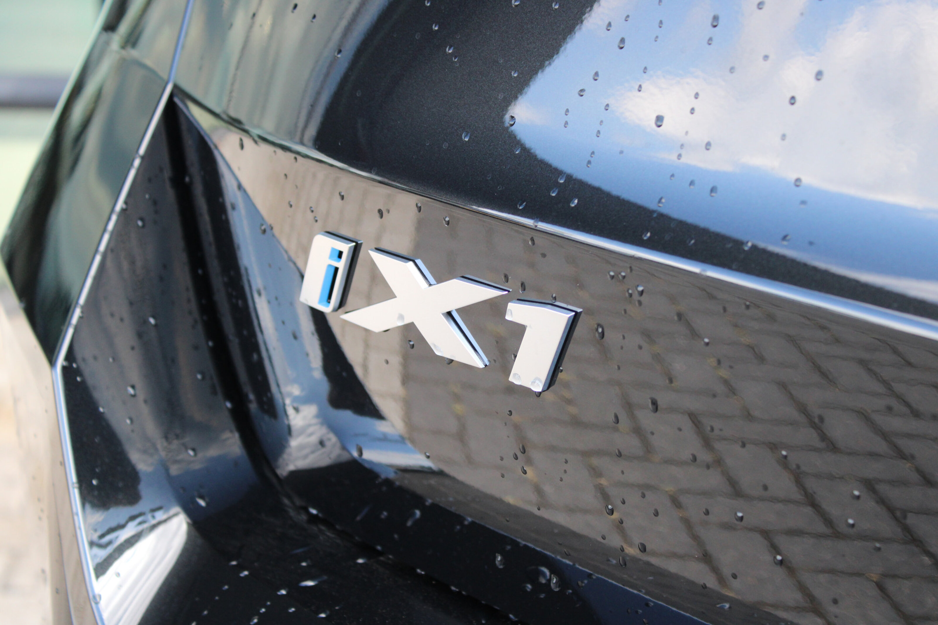 BMW iX1 9