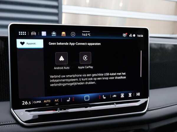 Apple Carplay/Android Auto Apple Carplay/Android Auto