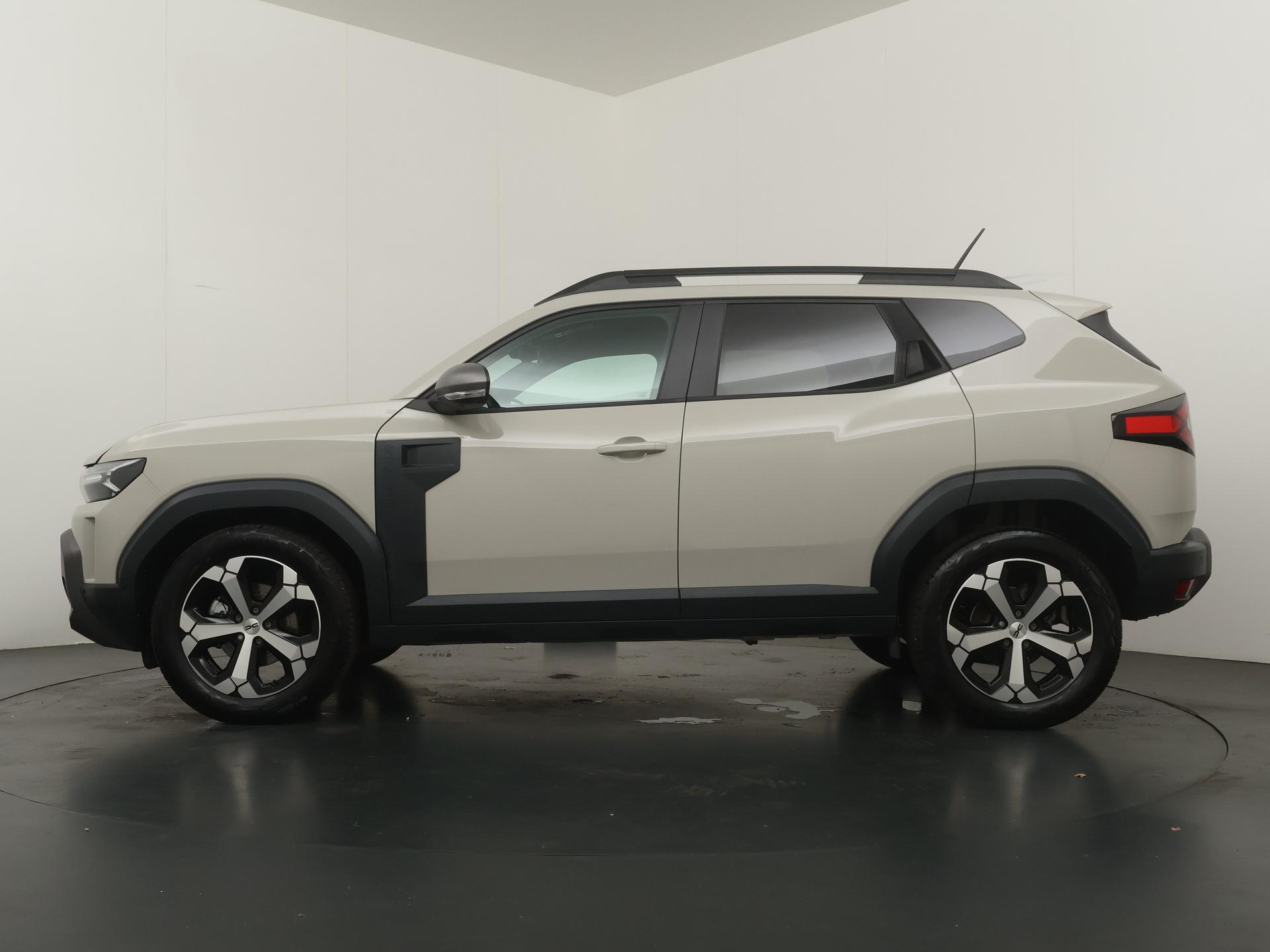 Dacia Duster journey hybrid 140