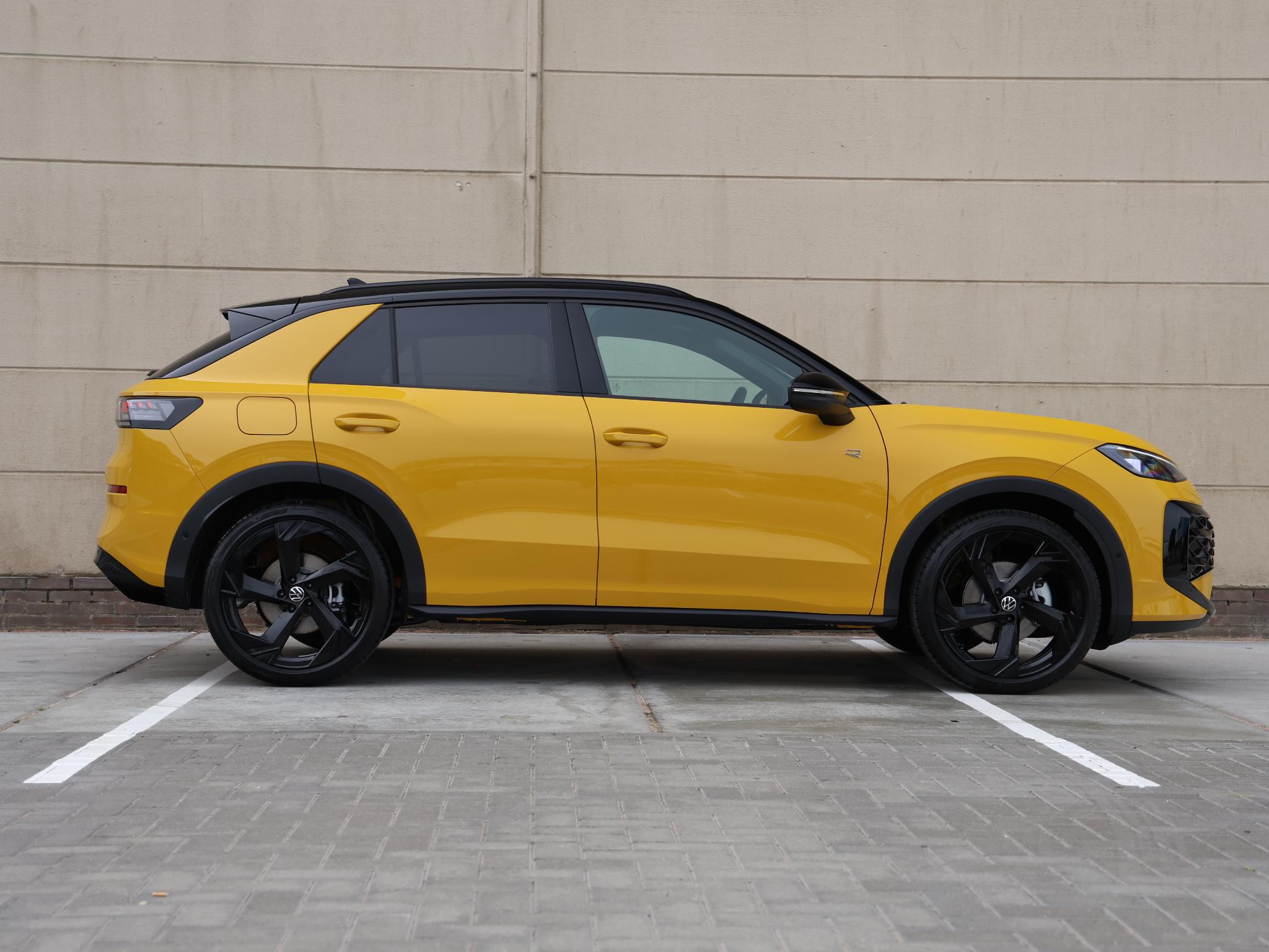Volkswagen T-Roc R-Line First Edition 1.5 eTSI 110 kW / 150 PK SUV - Afbeelding 2