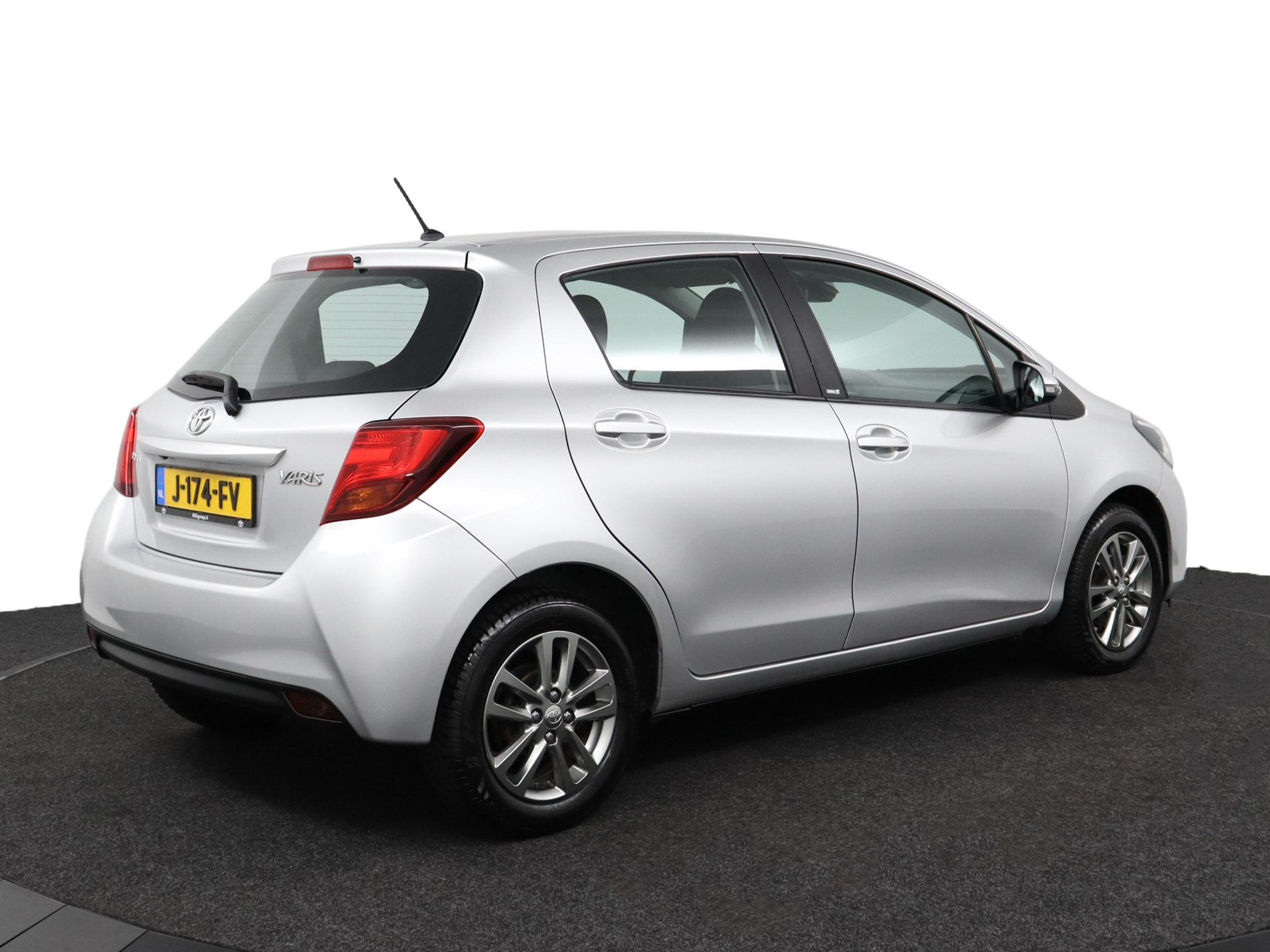 Toyota Yaris 1.3 VVT-i Dynamic - Afbeelding 2