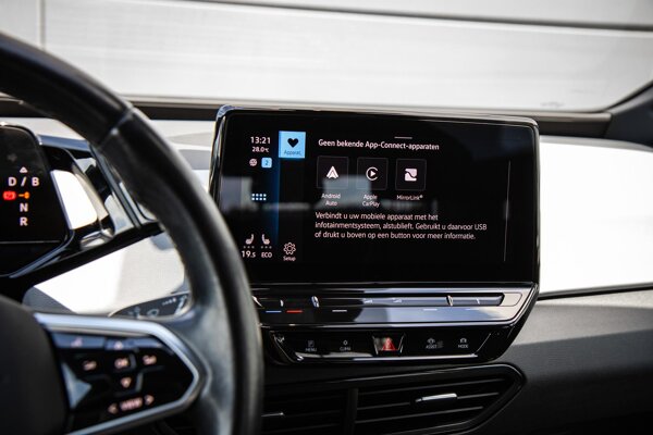Apple Carplay/Android Auto Apple Carplay/Android Auto