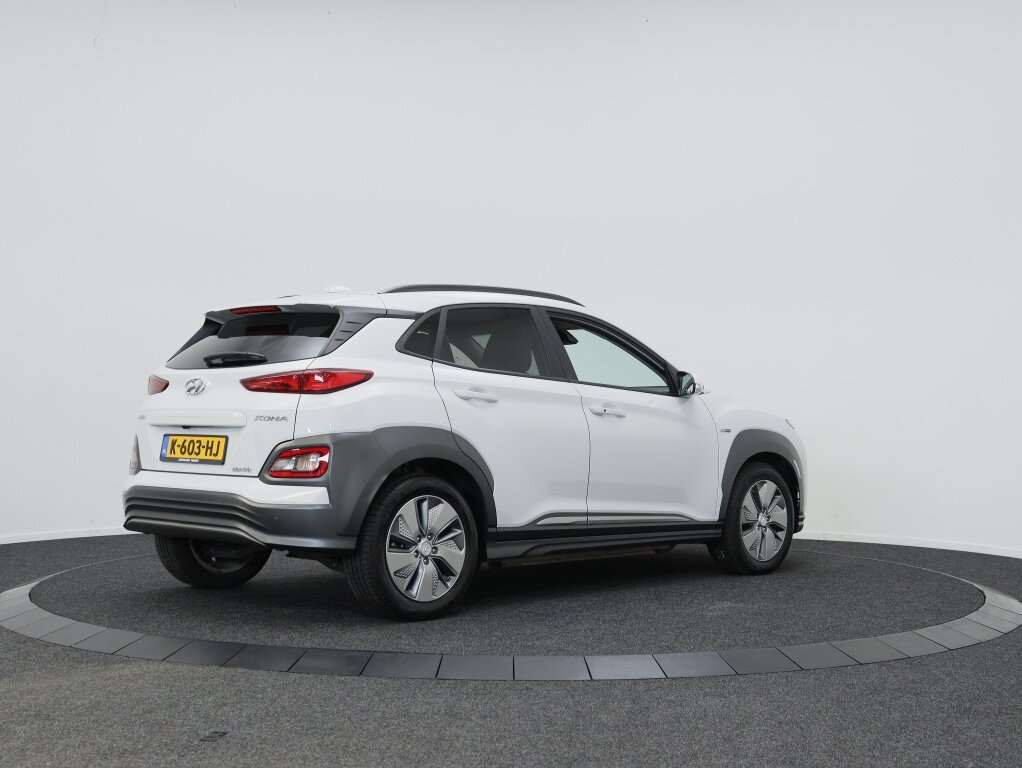 Hyundai Kona EV 64kWh Premium | SOH 100% | 1-Fase | Stoelverwarming | - Afbeelding 2
