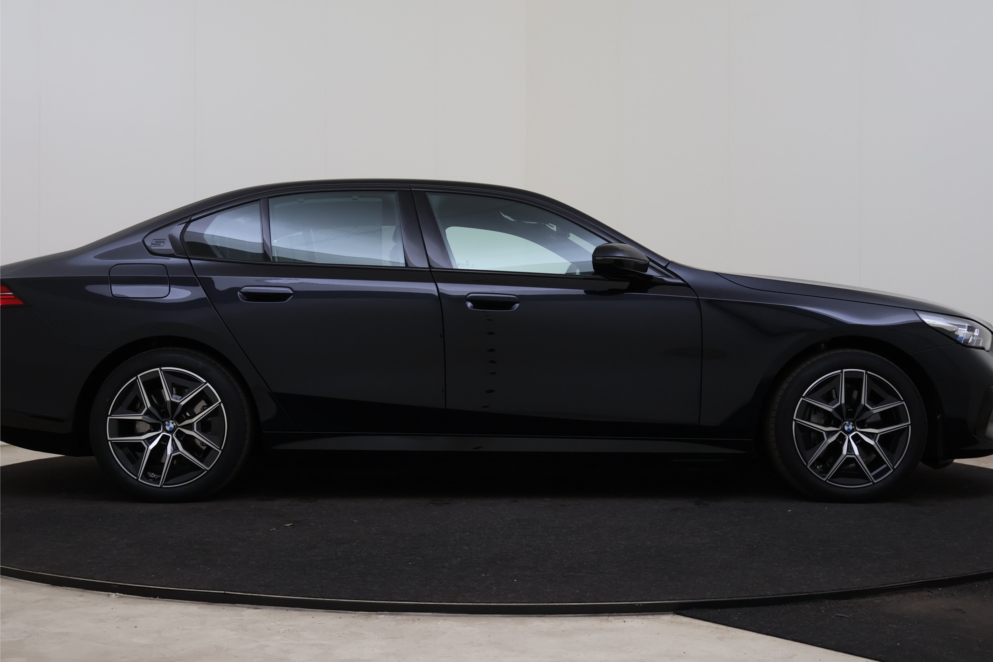 BMW i5 7