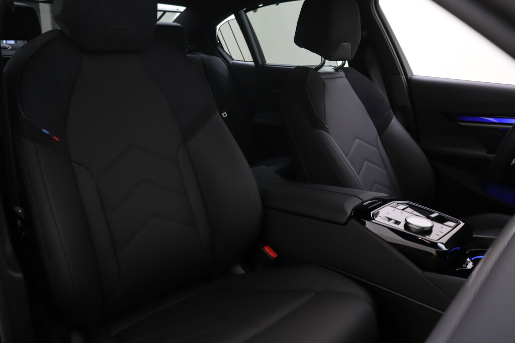 BMW i5 17