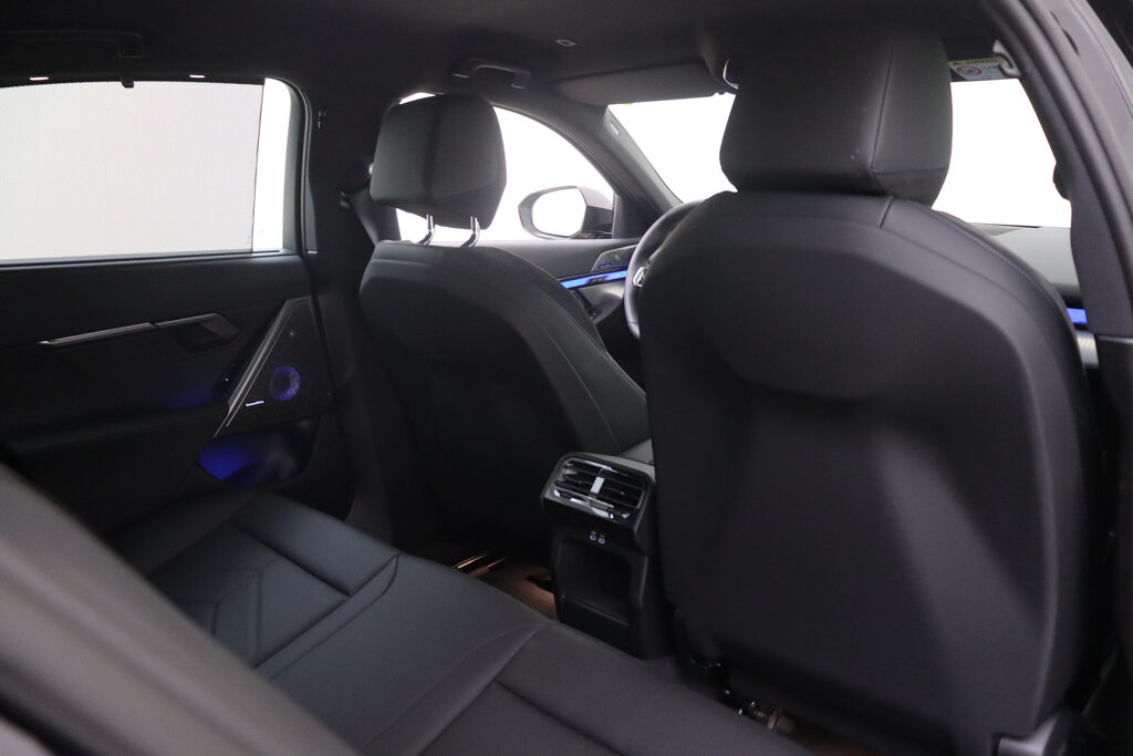BMW i5 22