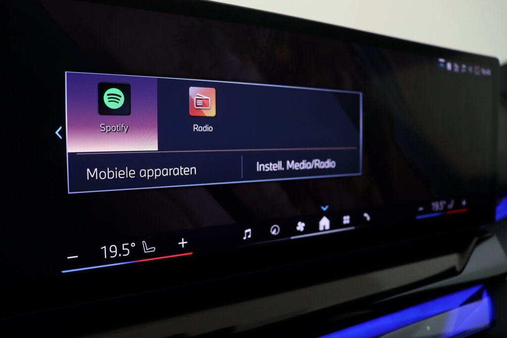BMW i5 49
