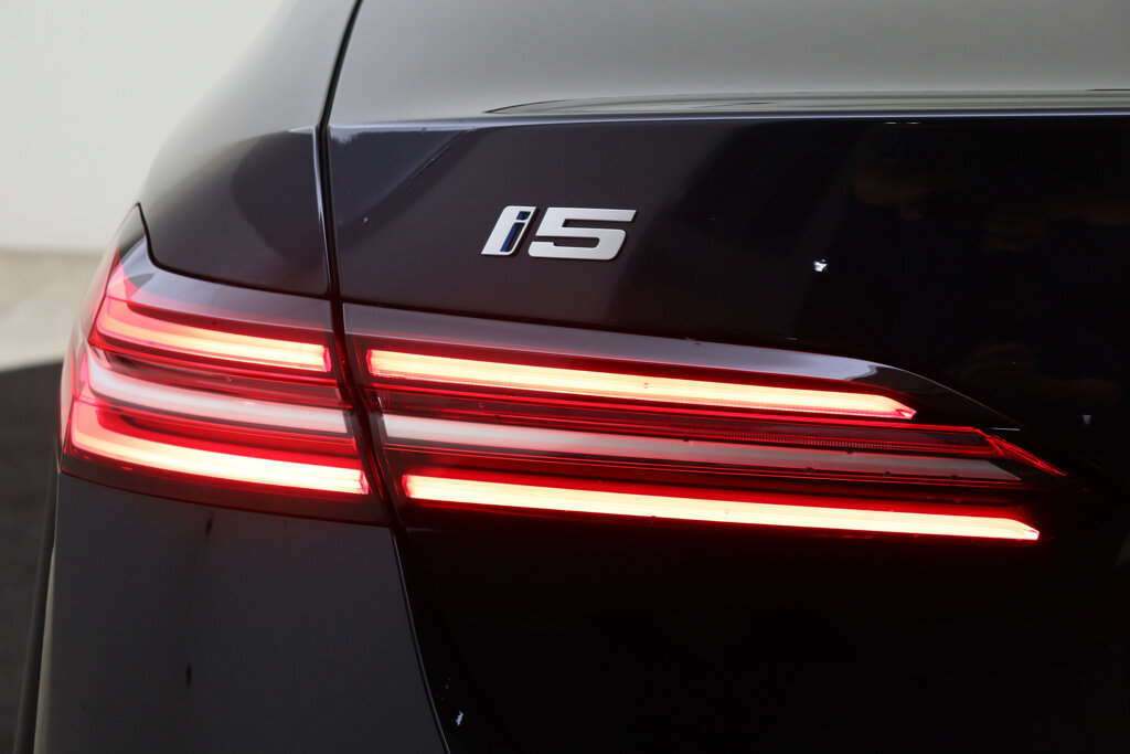 BMW i5 55