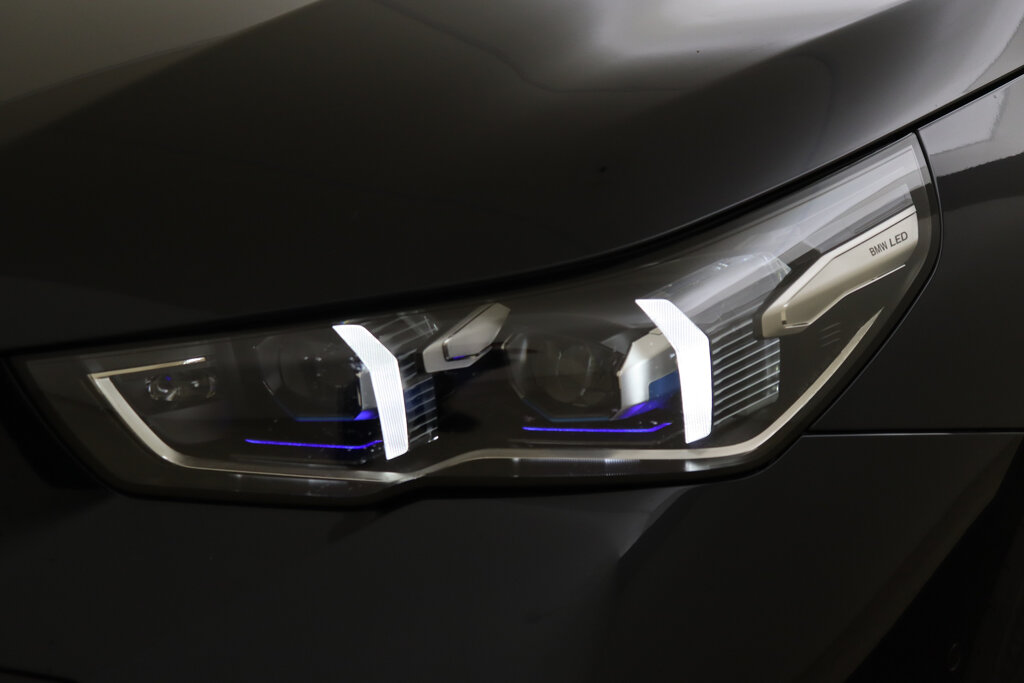 BMW i5 64