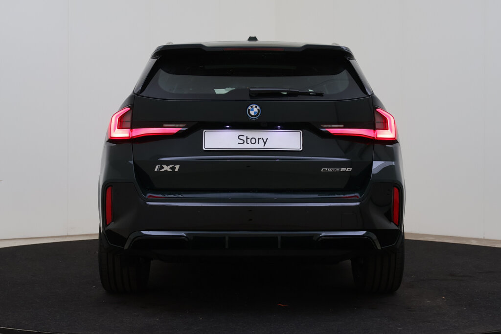 BMW iX1 5