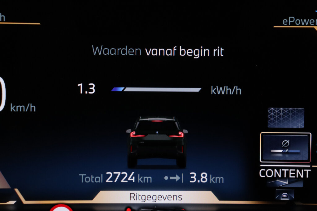 BMW iX1 39