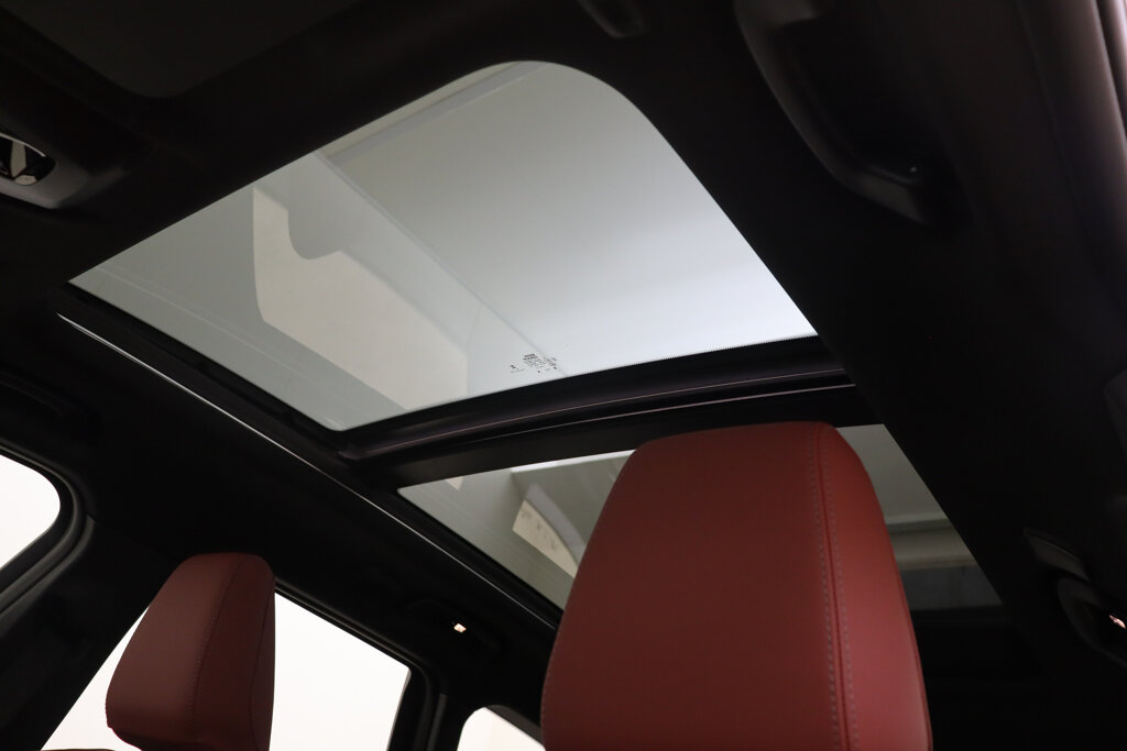 BMW iX1 51