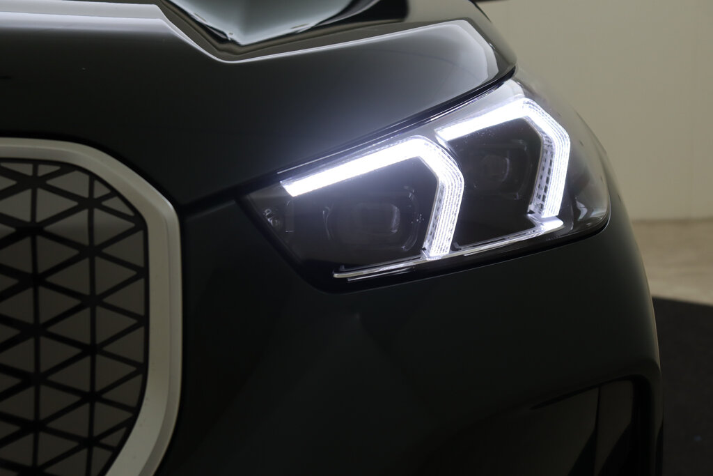 BMW iX1 64