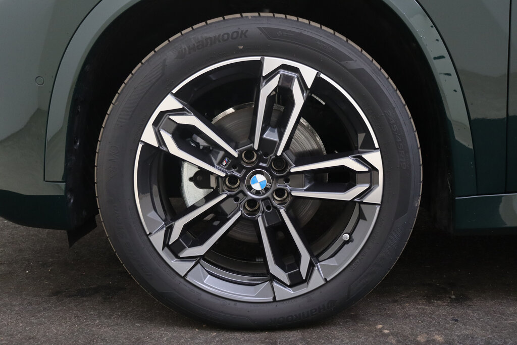 BMW iX1 66